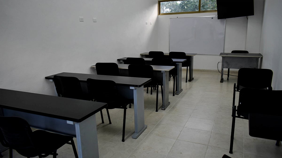 aulas universidad riviera