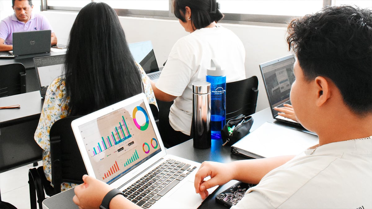 ADMINISTRACIÓN Y DESARROLLO DE NEGOCIOS