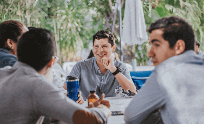 ESTUDIA EN UNIVERSIDAD DE LA RIVIERA